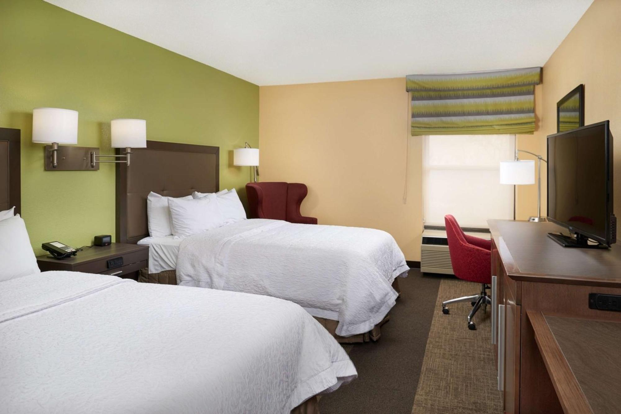 Hampton Inn Шелбивил Екстериор снимка