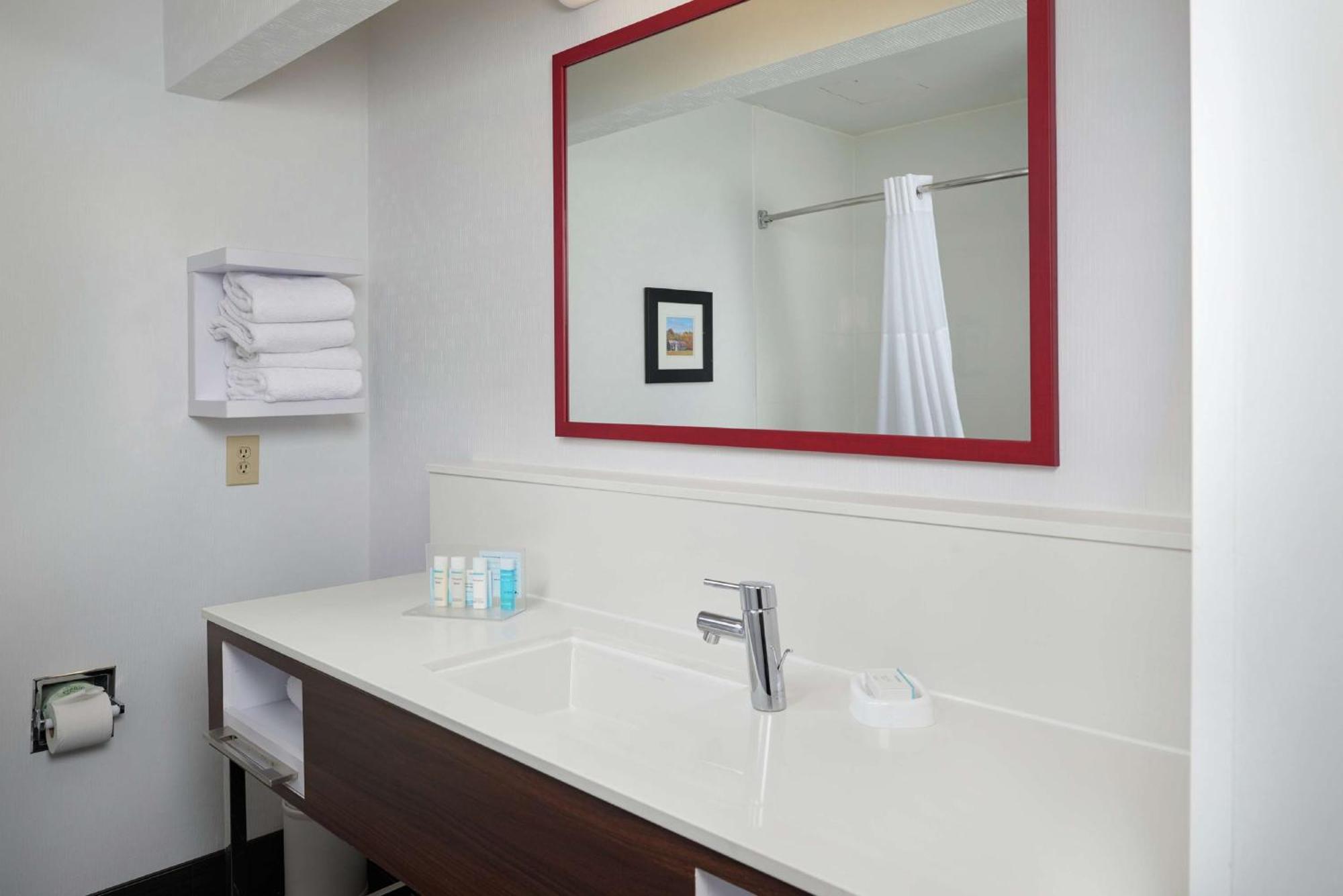 Hampton Inn Шелбивил Екстериор снимка