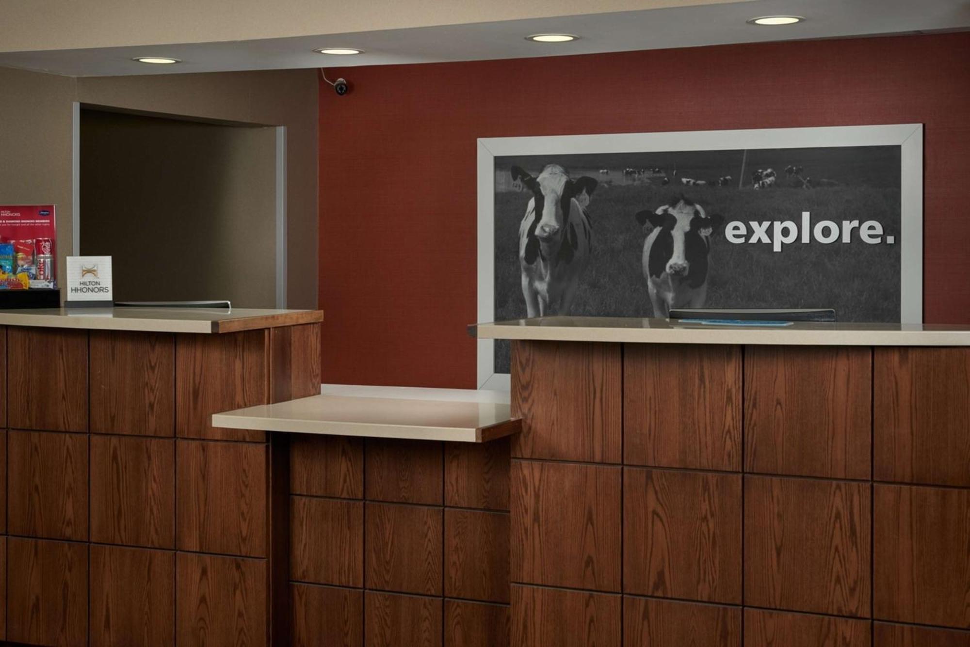 Hampton Inn Шелбивил Екстериор снимка